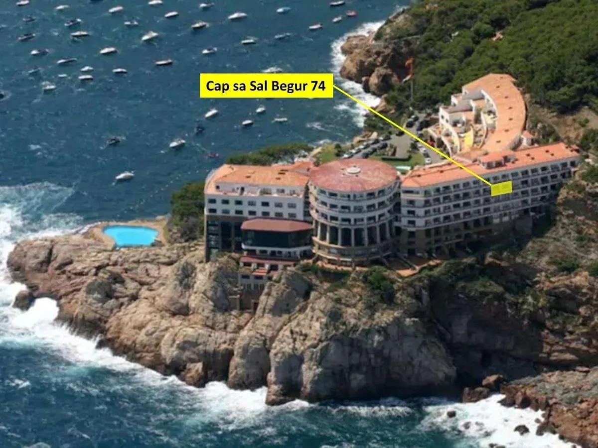 Apartamento Cap sa Sal Begur 74 con Terraza literalmente Sobre el Mar
