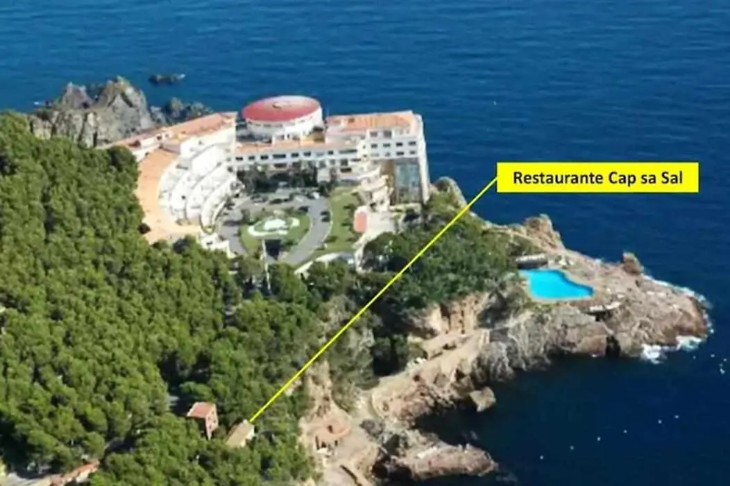 Apartamento Cap sa Sal Begur 74 con Terraza literalmente Sobre el Mar