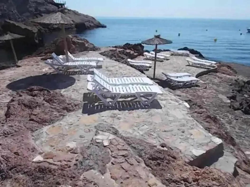 Apartamento Cap sa Sal Begur 74 con Terraza literalmente Sobre el Mar