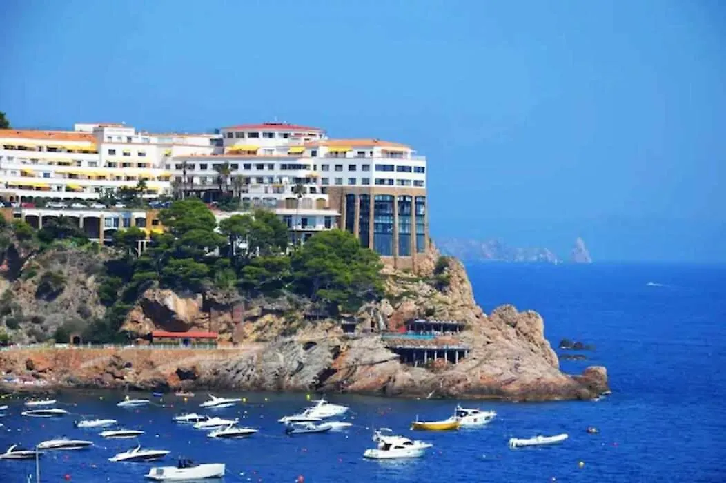 Apartamento Cap sa Sal Begur 74 con Terraza literalmente Sobre el Mar