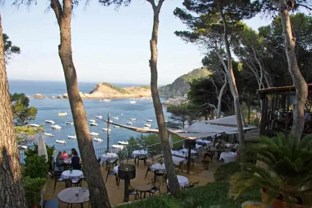 Apartamento Cap sa Sal Begur 74 con Terraza literalmente Sobre el Mar
