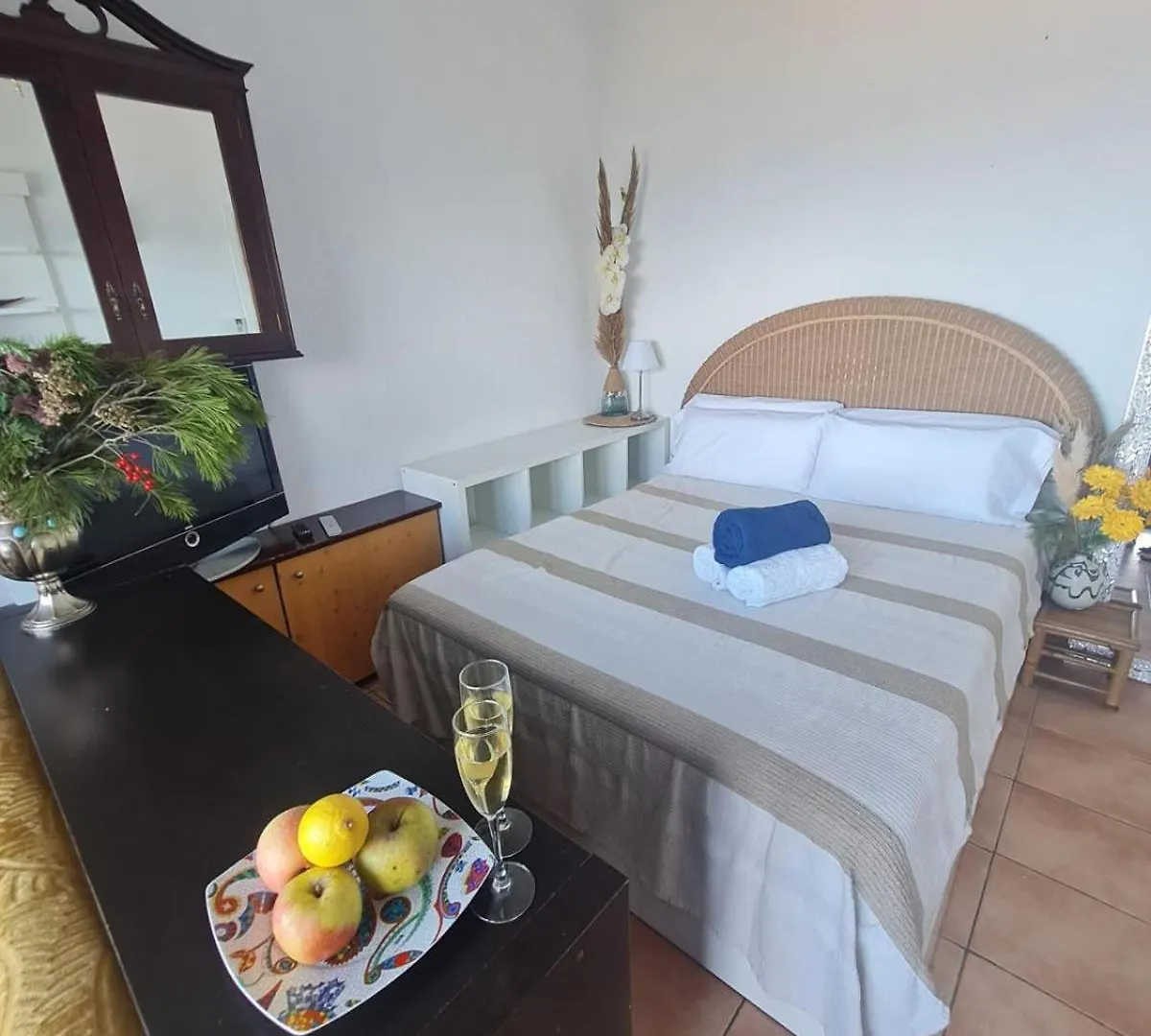 Apartamento Cap sa Sal Begur 74 con Terraza literalmente Sobre el Mar